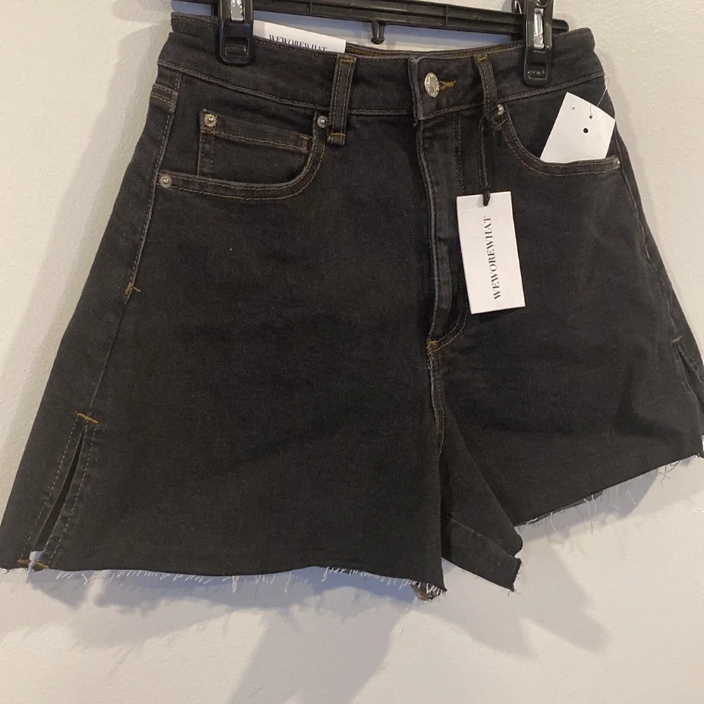 WEWOREWHAT BahBah High Rise Boyfriend Black Jean Shorts Size 25 - Picture 7 of 10